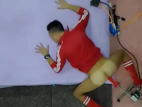 有趣的亚洲同性恋性爱与红假阳具和屁股手机 japan big blarney gay porn