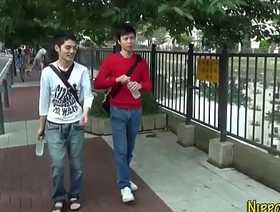 自慰后，年轻的亚洲男生的脸被暨覆盖 new chinese gay porn