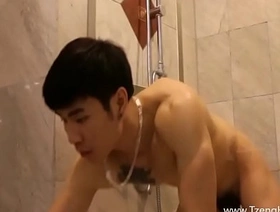 肌肉发达的亚洲傻瓜射精 hot gay porn twinks