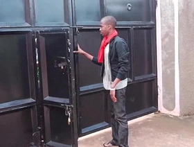 在感官园艺场景中的非洲twinks singapore gay porn luminary