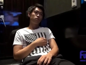 在他的第一个全长手淫表演中引入了受欢迎的约翰尼型模型！ careless singapore porn tumblr