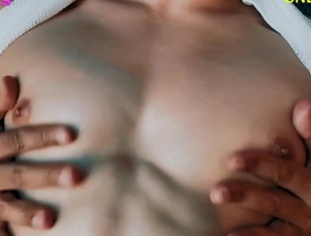 亚洲男人接受放松按摩和乳头刺激 gay sex indonesia porn