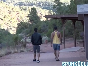 一个肌肉发达的纹身男人与他的亚洲伴侣进行无保护的性爱，给他一个口交，并用面部 hot mallu jubilant porn