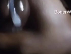 肌肉发达的黑人在观看亚洲色情时用油自慰 korean seduces friend gay porn