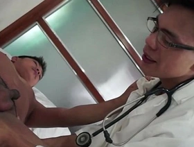 亚洲Twink进行了医学检查，还有更多 hot gay outdoor porn