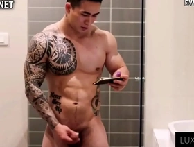 亚洲同性恋铁杆具有额外的强度 video porn gay bride