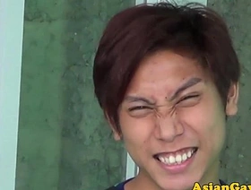 亚洲twinks参与水上运动和口交近距离 gay japan porn hot