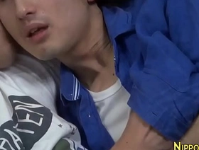 亚洲螺柱获得口头乐趣 gay korean porn bdsm