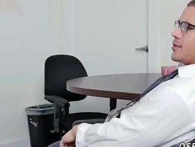 亚洲男孩通过心肺复苏术探索同性恋性行为 hot gay dad porn