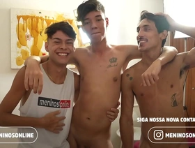与Enzo，Junior和Hanry一起进行的无鞍会议的幕后 hot muscular korean gay porn
