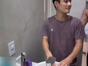 同性恋业余享受巴西Twink惊喜 chinese rough joyful porn