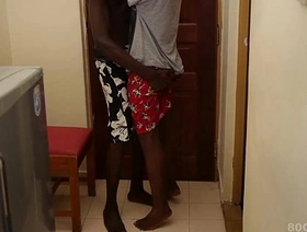 同性恋Twinks Toni和Jack从事不受保护的性别和口腔刺激 gay corporeality korean porn