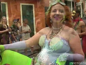 毛茸茸的公鸡得到一个粗糙的口交和射液 hot gay porn pictures