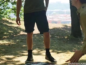 同性恋三人组在户外吐口水和面部 gay japan teen porn