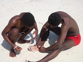 黑色同性恋Twinks Samuel和Wilson从事生育 hot gay porn couple