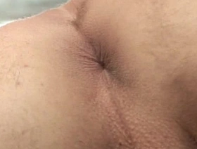 年轻而有吸引力的拉丁美洲人twinks贾斯汀和马丁沉迷于屁股，作为他们亲密接触的感官前奏。 chinese gay porn new