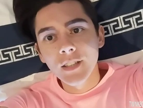 同性恋大学生和一个大家伙自慰 japan gay porn capy