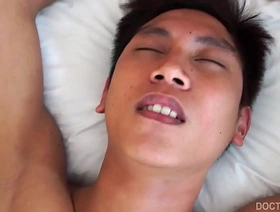 亚洲twinks vahn和rave从事纠结的医疗游戏 hot gay teen porn