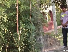 年轻的拉丁裔大学男孩西蒙和吉勒斯从事性活动 gay porn hot hunk