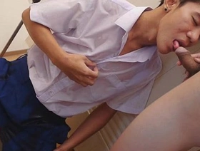 同性恋亚洲人在一个热气腾腾的无鞍场景中脱颖而出 gay indonesia terbaru porn