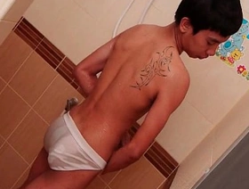 亚洲Twink沉迷于独奏淋浴游戏 hot gay porn hardcore