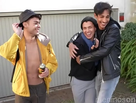 少年佩克托托和汉丽的裸露遇到的幕后 japan gay porn xxx