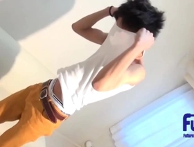 一个年轻人的第一次同性恋体验与敏感和角质伴侣 hot soccer detached porn