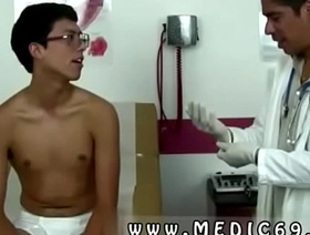 业余twinks在高清视频中进行体格检查和直肠考试 japan gay police porn