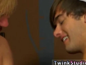 中国的无鞍同性恋万圣节派对，带有twinks和bukkake porn gay japan inviting