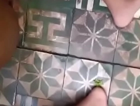 越南青少年记录了她的同性恋伴侣的视频 hot outdoor gay porn