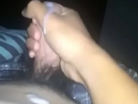 越南男子在使用梯子时从事同性恋活动 hot gay porn animations