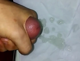 亚洲独奏男孩用石油愉悦自己 hot summer well-pleased porn