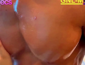 亚洲大块头的瘦肌肉以乳头玩耍和边缘崇拜 beach boy japan gay porn