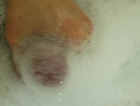 寒冷的天气导致在冲绳的亚洲同性恋男人的蒸腾独奏会议 gay porn chinese cute