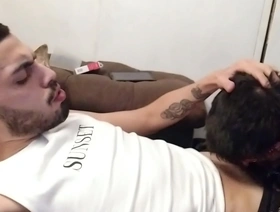 混合种族Japa给诺维尼奥提供了惊人的口交 gay korean porn movie